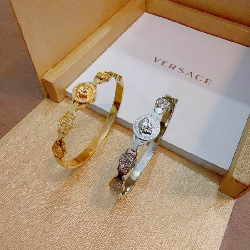 Versace bracelet 11yxx08